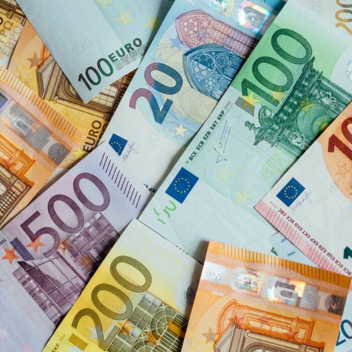 Kurs euro do złotówki (EUR/PLN) dzisiaj (10.02.2026). Ile kosztuje euro i jaki jest trend?