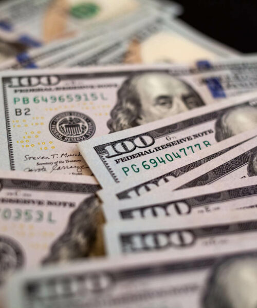 Kurs dolara do złotówki (USD/PLN) dzisiaj, 25.03.2026: 3.6803 zł. Co się dzieje z dolarem?