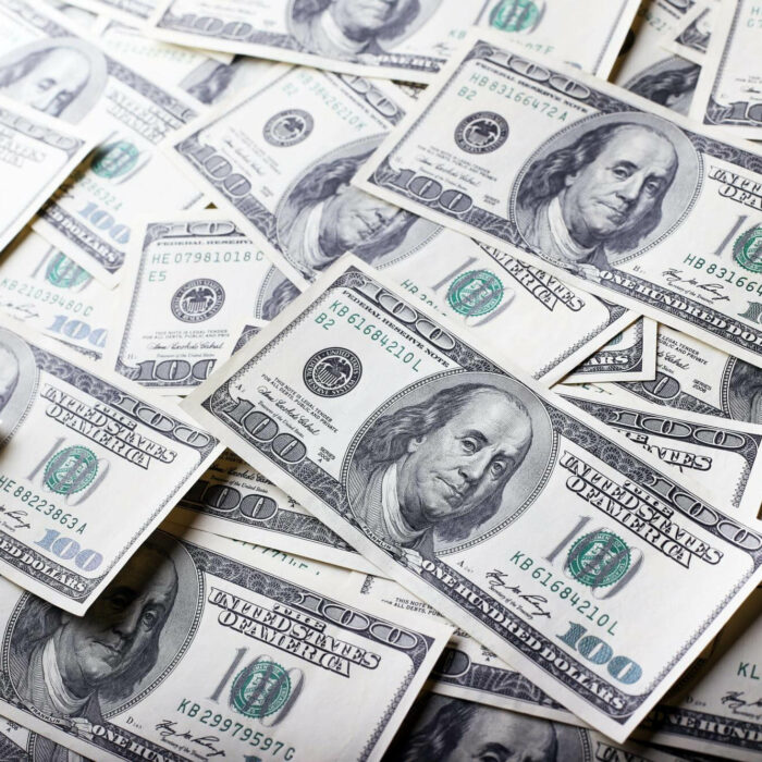 Kurs dolara do złotówki (USD/PLN) dzisiaj, 9 lutego 2026: 3.5527 zł. Co się dzieje z dolarem?