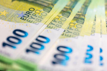 Kurs euro do złotówki (EUR/PLN) dzisiaj (12.02.2026). Ile kosztuje euro i jaki jest trend?