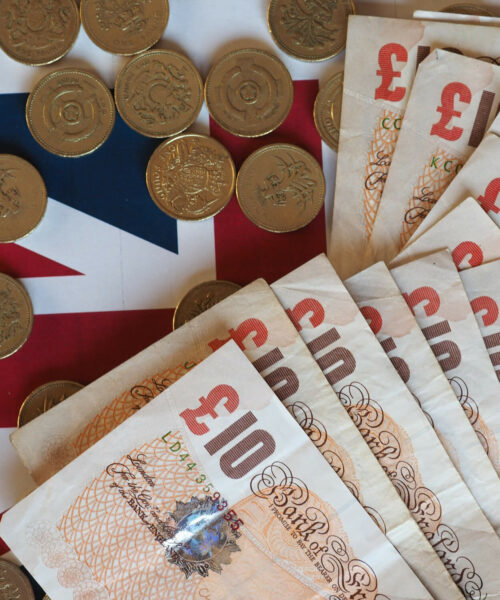 Kurs funta do złotówki (GBP/PLN) dzisiaj [02.03.2026]? Co się dzieje z funtem? Analiza trendu i znaczenie dla portfela