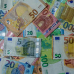 Kurs euro do złotówki (EUR/PLN) dzisiaj (2026-02-18). Ile kosztuje euro i jaki jest trend?