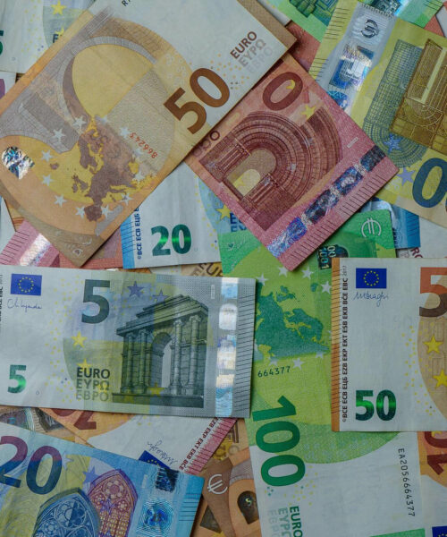 Kurs euro do złotówki (EUR/PLN) dzisiaj (2026-03-16). Ile kosztuje euro i jaki jest trend?